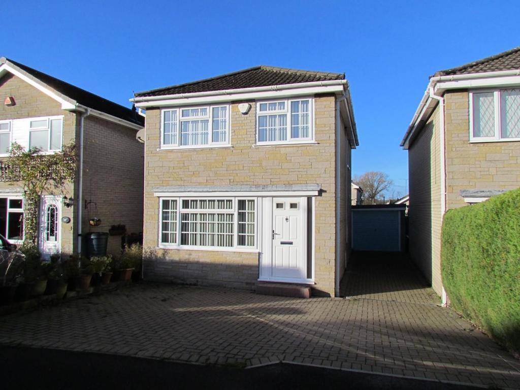 Costa Way, Pickering. YO18 8LY 3 bed detached house £195,000