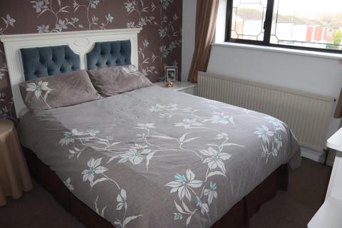 59 Thorntons Way, Nuneaton, CV10 8NT
