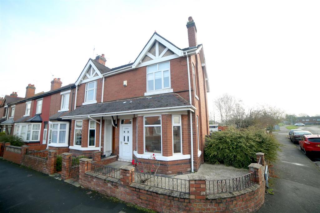Oxford Gardens, Stafford, ST16 3JG 3 bed house £230,000