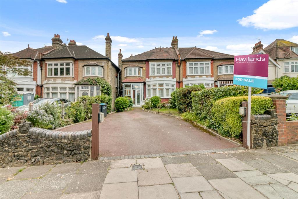 Powys Lane, Palmers Green, N13 4 bed semidetached house £1,000,000