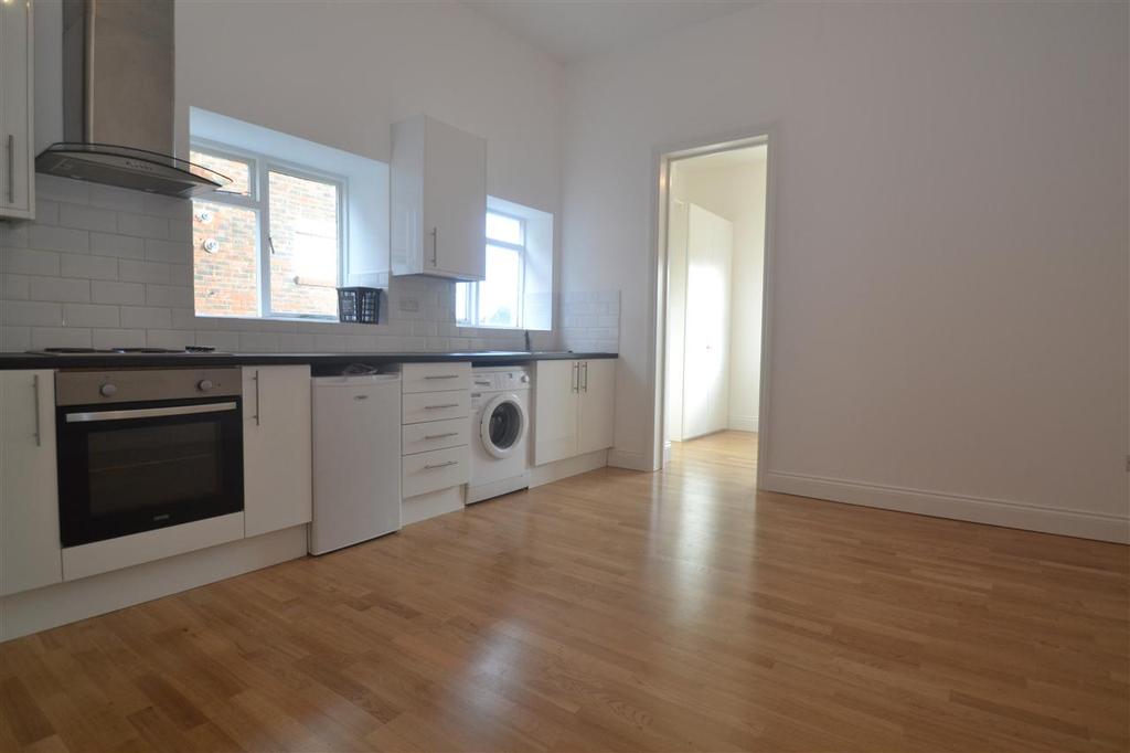 Worple Road, Wimbledon 1 bed apartment £995 pcm (£230 pw)