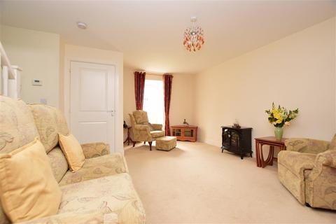 120 Brookfield Drive, Horley, RH6 9TA