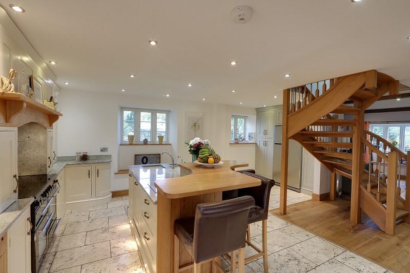 House 2 - Kitchen Breakfast Room