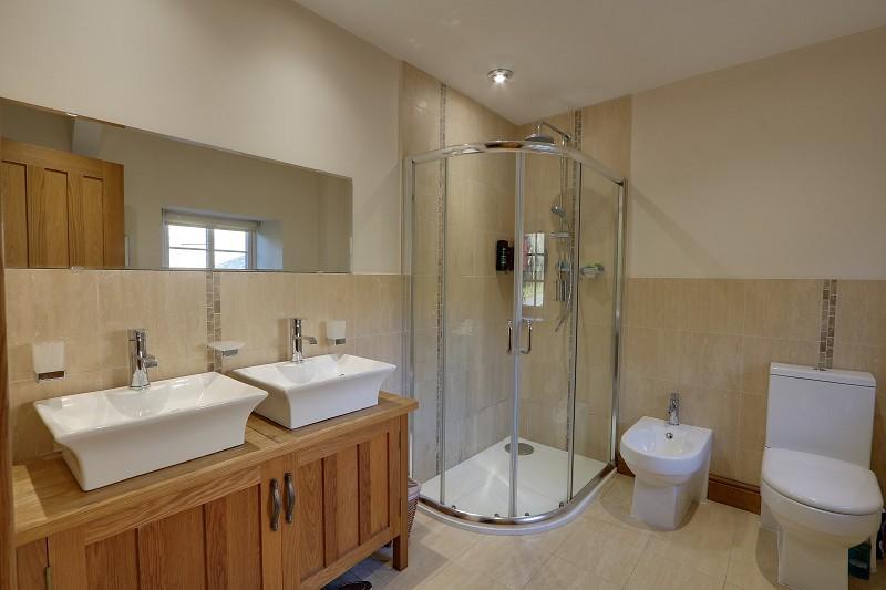 House 2 - Guest En-Suite