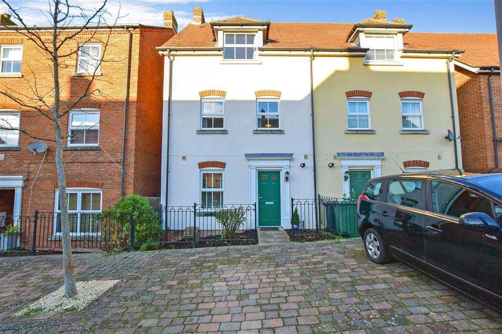 Bluebell Road, Kingsnorth, Ashford, Kent 4 bed townhouse £325,000