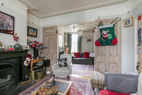 72 Mayola Road, London, E5 0RQ