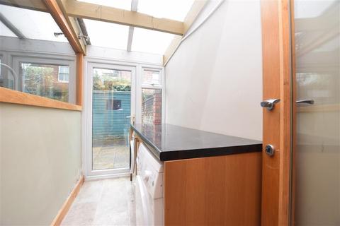 14 Curtis Gardens, Dorking, RH4 1EG