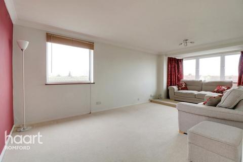 54 Winston Close, Romford, RM7 8LL