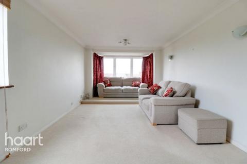 54 Winston Close, Romford, RM7 8LL