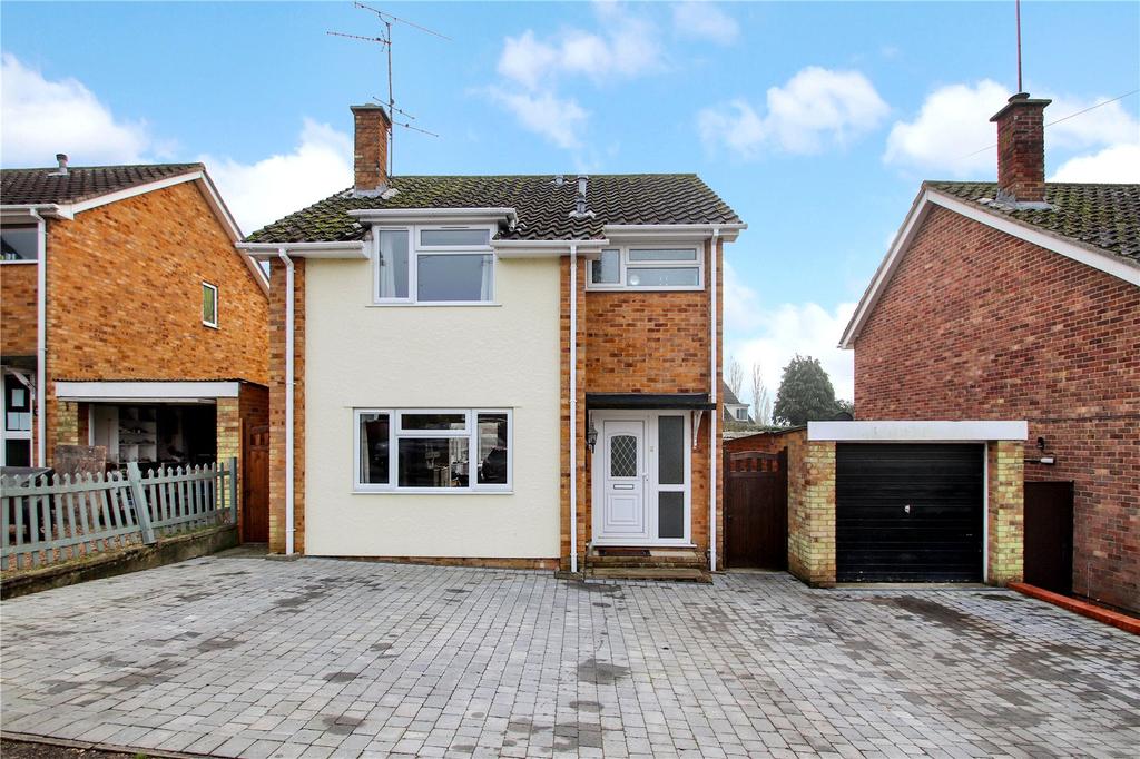 Rainbow Way, Colne Engaine, Colchester, Essex, CO6 3 bed detached house