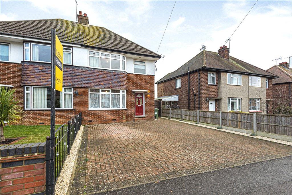 Cottingham Grove, Bletchley, Milton Keynes, MK3 3 bed semidetached
