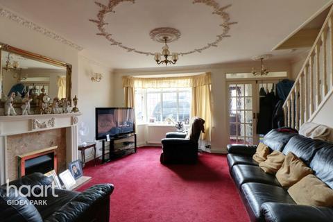 30 Heaton Way, Romford, RM3 7HA