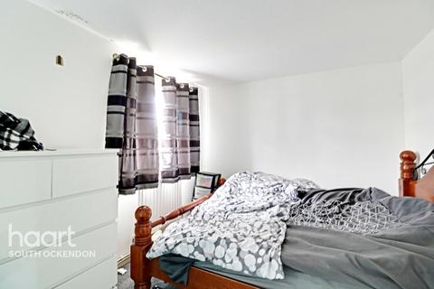 64 Viola Close, South Ockendon, RM15 6JE