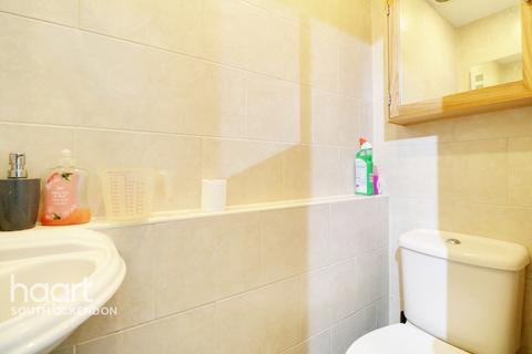 64 Viola Close, South Ockendon, RM15 6JE