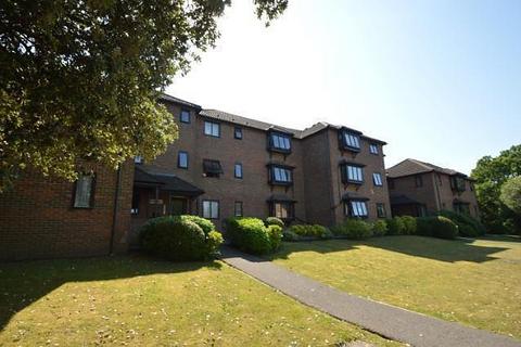 2 bedroom apartment to rent, Twycross Road, Godalming GU7