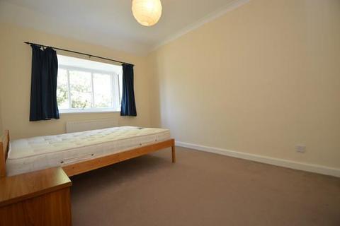 2 bedroom apartment to rent, Twycross Road, Godalming GU7