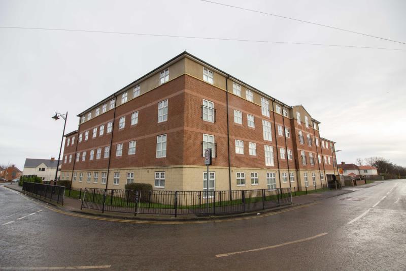 Elmfield Court, Bedlington, NE22 7GA 2 bed apartment £425 pcm (£98 pw)
