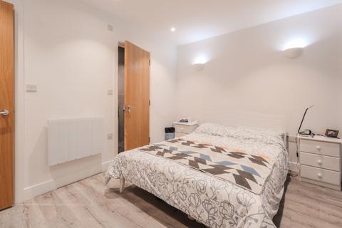 2 bedroom ground floor flat for sale, Liverpool Road, Highbury