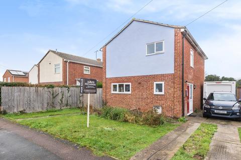 57 Ashfield Road, Carterton, OX18 3QZ