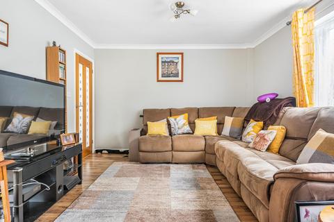 57 Ashfield Road, Carterton, OX18 3QZ