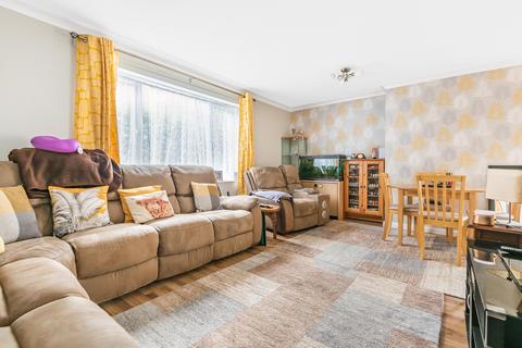 57 Ashfield Road, Carterton, OX18 3QZ