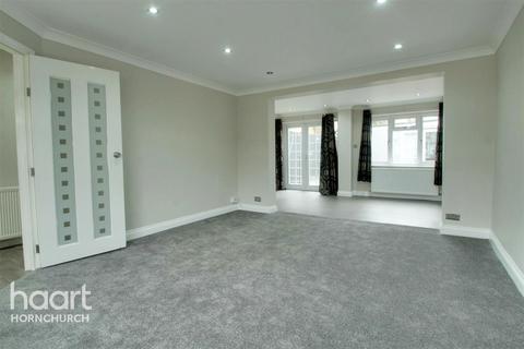 7 Carfax Road, Hornchurch, RM12 4BA