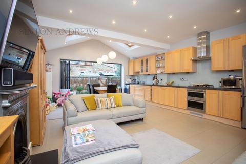 21 Jersey Road, London, W7 2JF