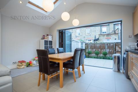21 Jersey Road, London, W7 2JF