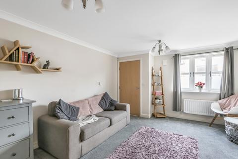 12 Hardingham Close, Carterton, OX18 1AU