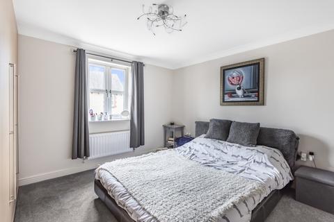 12 Hardingham Close, Carterton, OX18 1AU