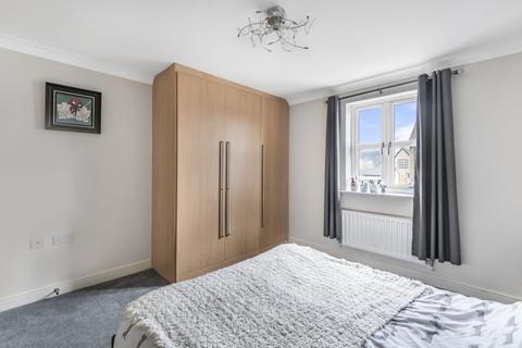 12 Hardingham Close, Carterton, OX18 1AU