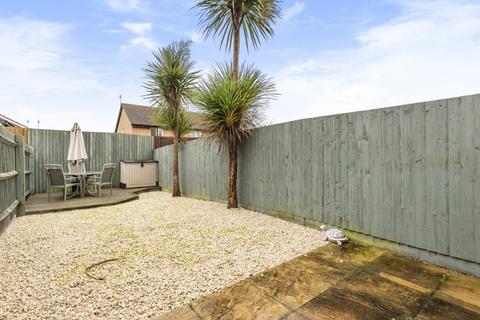 12 Hardingham Close, Carterton, OX18 1AU