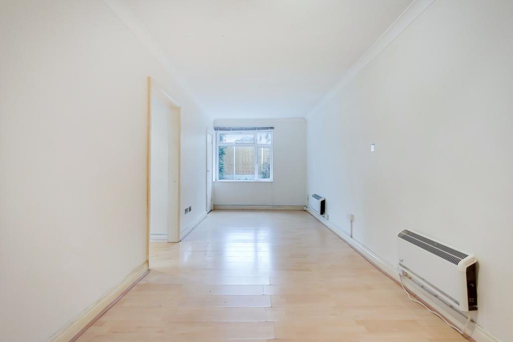 Liskeard Gardens Blackheath London SE3 1 bed ground floor flat £1,050