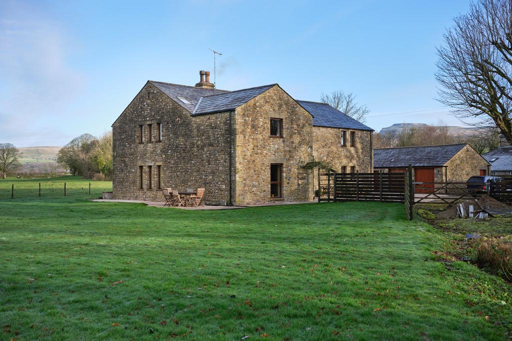 Rear Aspect