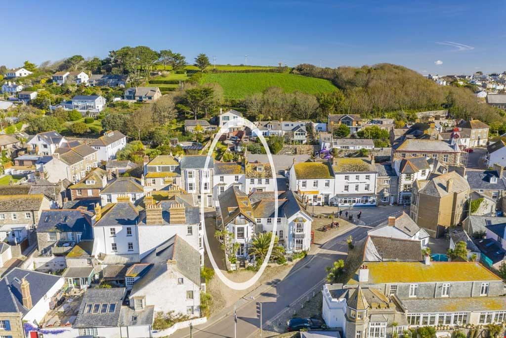 Marazion, Penzance, Cornwall 4 bed detached house £825,000