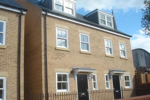 3 bedroom semi-detached house to rent, Old Stable Yard, Bury St Edmunds IP33