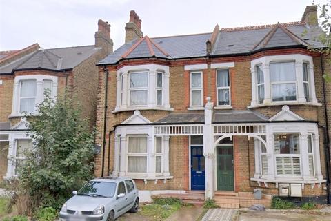 3 bedroom flat to rent, Brownhill Road, Catford, London,