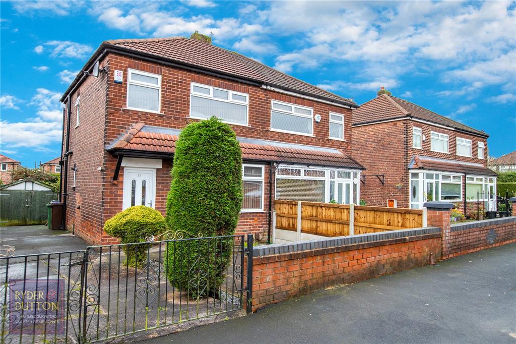 Kenwick Drive, New Moston, Manchester, M40 3 bed semidetached house £150,000