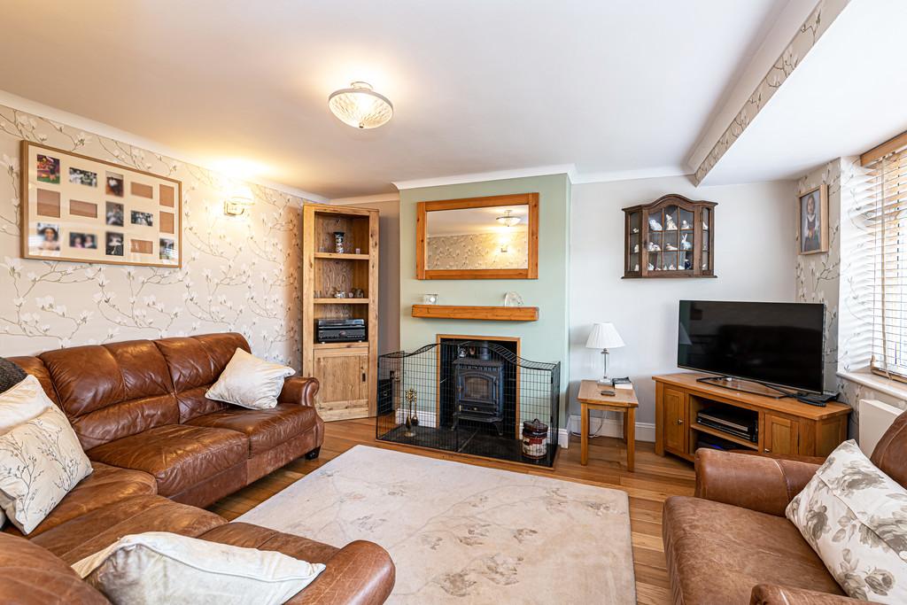 Barley Road, Thelwall, Warrington, Cheshire 3 bed semidetached house