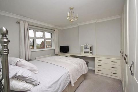86 Fairway, Waltham, Grimsby, DN37 0ND