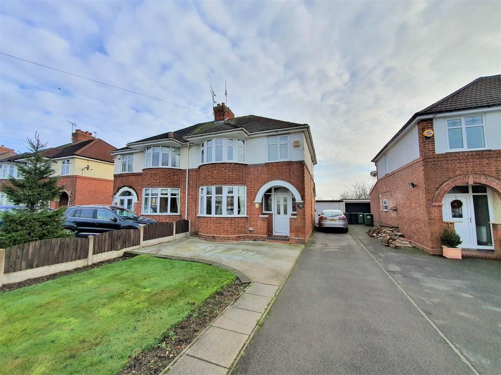 The Long Shoot, Nuneaton 3 bed semidetached house £260,000