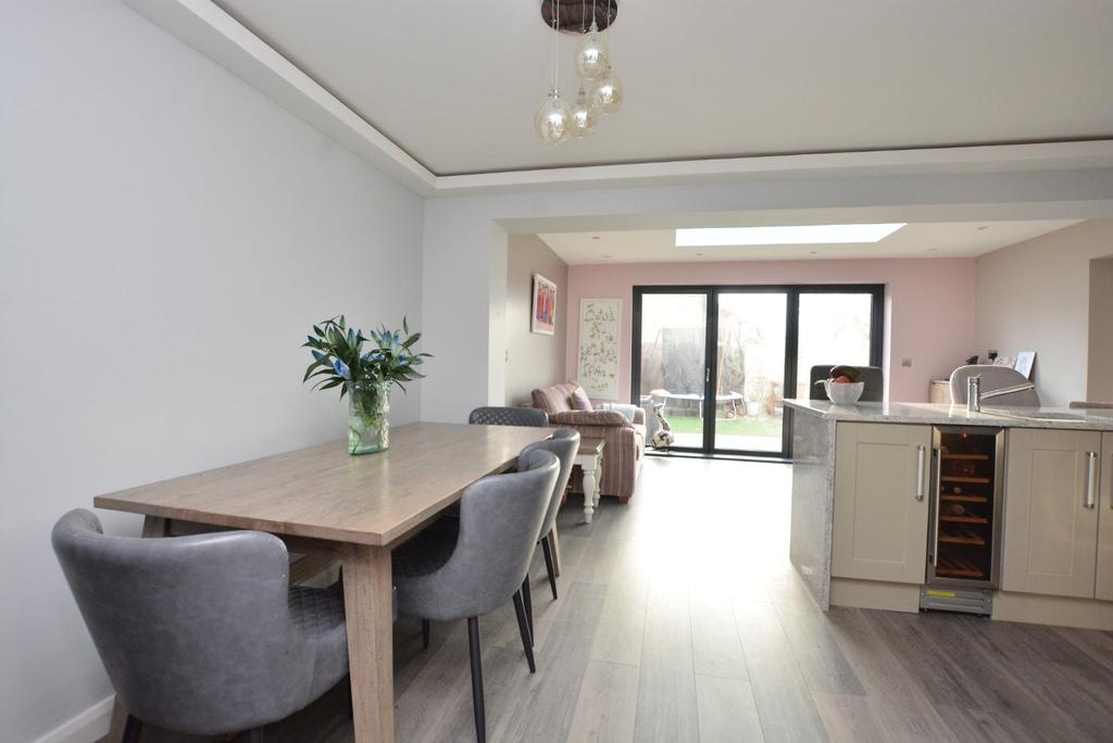 Newlaithes Garth, Horsforth, Leeds 3 bed semidetached house £349,950