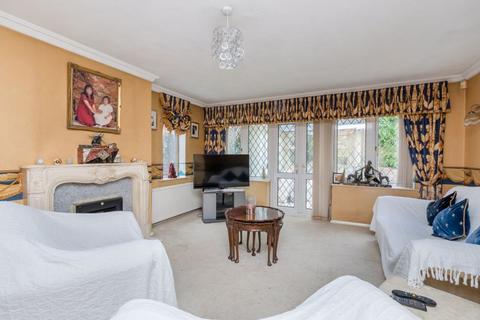 25 Beechwood Close, Brighton, BN1 8EP