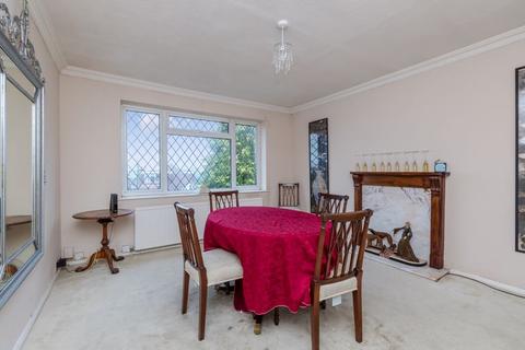 25 Beechwood Close, Brighton, BN1 8EP