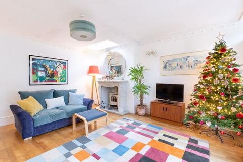 Ground Floor Flat, 15a Agnes Road, London, W3 7RE