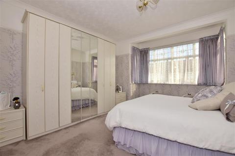 96 Brook Crescent, London, E4 9ET