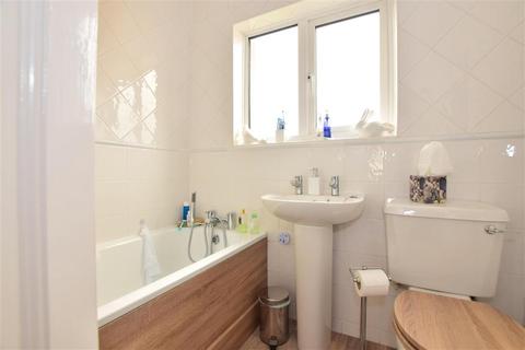 96 Brook Crescent, London, E4 9ET