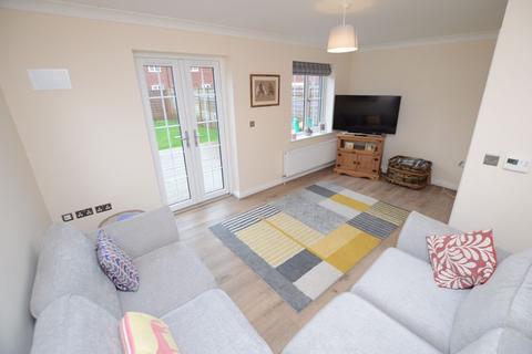 18 Cheviot Crescent, Coningsby, Lincoln, LN4 4DB