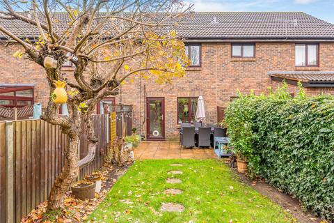 7 Broadlands, Horley, RH6 9XA