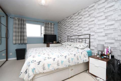 8 Brookside, Hodge Lea, Milton Keynes, MK12 6JW